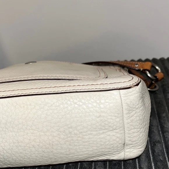 Authentic COACH chelsea bag in taupe - Picture 7 of 12